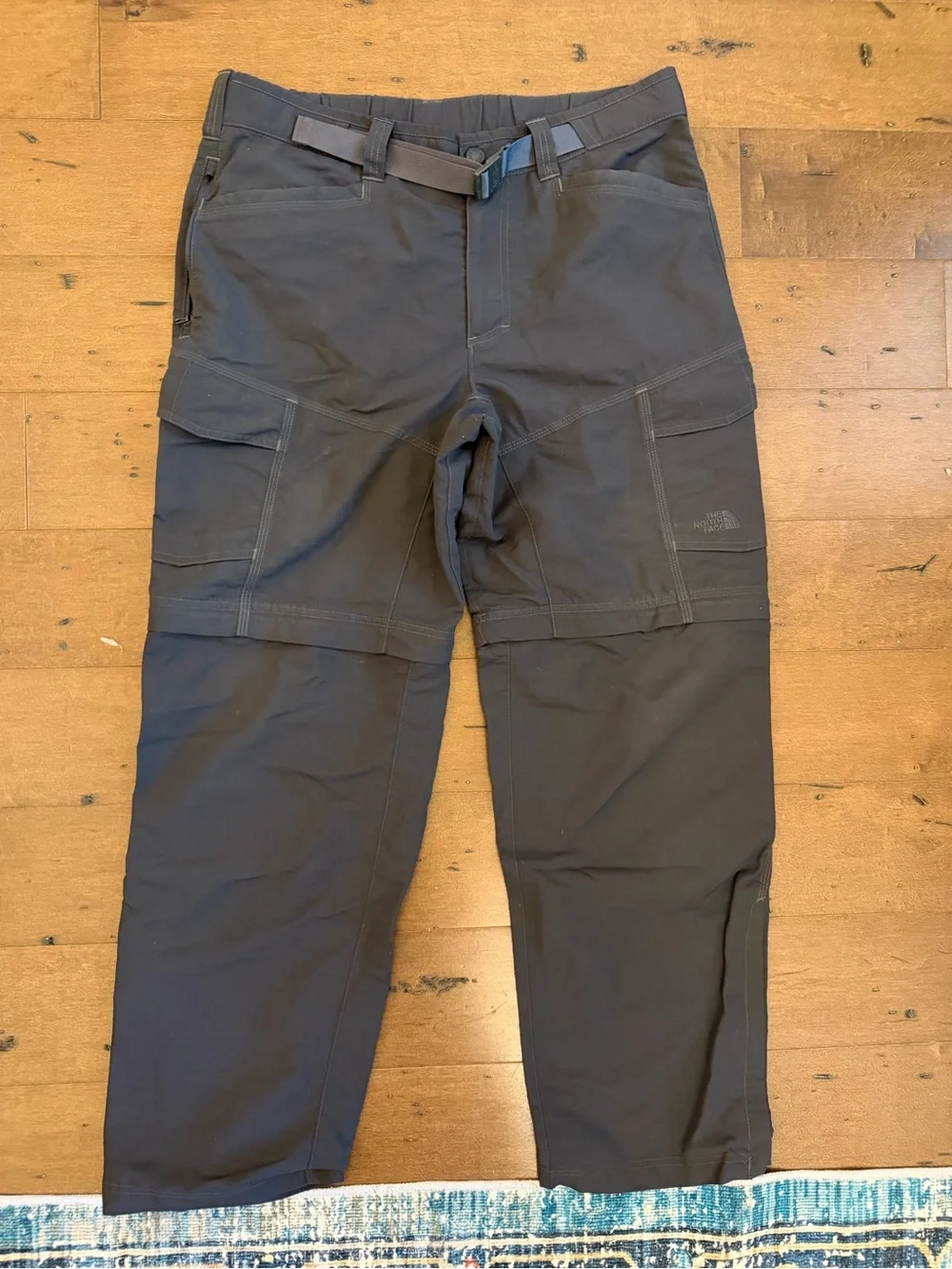 The North Face Men's Convertible Cargo Pants dark gray